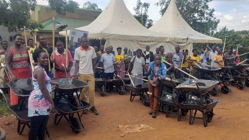 RESIDENTS IN ALBERTINE REGION NEED ACCESS TO AGRICULTURAL EQUIPMENT TO INCREASE FOOD SECURITY