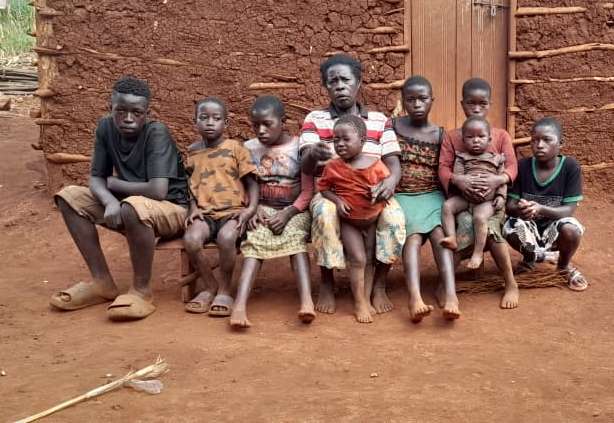 70-YEAR OLD STRUGGLING TO RAISE 11 GRANDCHILDREN AFTER SON DIED IN DOMESTIC VIOLENCE